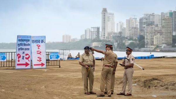  कारों में बम होने के व्हाट्सएप मैसेज के बाद मुंबई पुलिस हाई अलर्ट पर