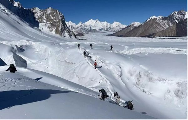 लद्दाख के सियाचिन ग्लेशियर में भीषण हिमस्खलन, तीन सैनिकों का बलिदान