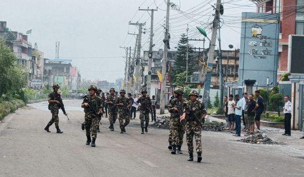 नेपाल में जारी राजनीतिक संकट के बीच भारतीय सीमा की गयी सील