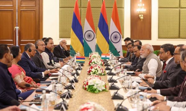 वाराणसी में पहली बार प्रधानमंत्री माेदी ने किसी राष्ट्राध्यक्ष के साथ की औपचारिक वार्ता