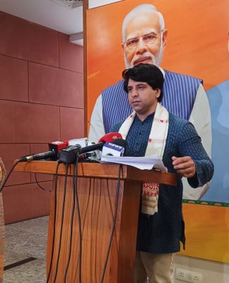 राहुल गांधी पर सुरक्षा प्रोटोकॉल तोड़ने का आरोप, भाजपा ने उठाए सवाल