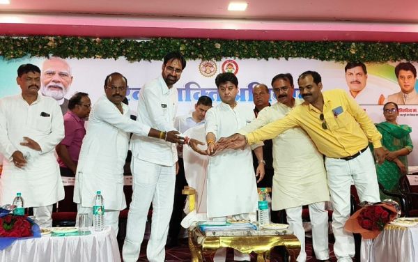 पिछले 11 वर्षों में एक ध्रुव तारे के रूप में विश्‍व पटल पर चमक रहा भारत : ज्योतिरादित्य सिंधिया