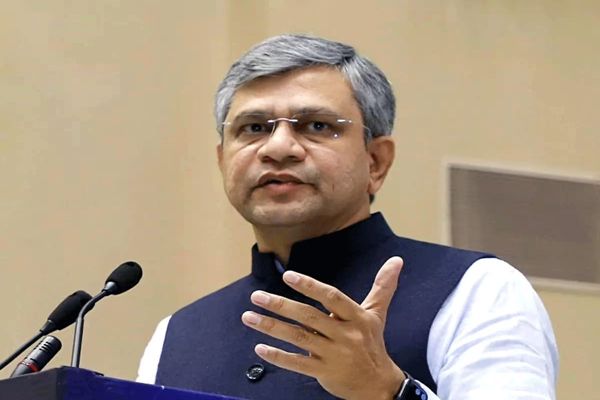 रेल मंत्री अश्विनी वैष्णव ने बैराबी-सैरांग रेलवे लाइन को मिज़ोरम के लिए 'ऐतिहासिक मील का पत्थर' बताया