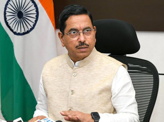 भारत 2030 तक 50 लाख टन हरित हाइड्रोजन उत्पादन की राह पर: प्रह्लाद जोशी