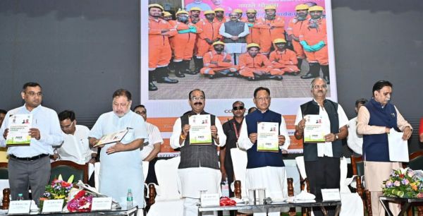 छत्तीसगढ़ : मुख्यमंत्री  विष्णु देव साय नगरीय प्रशासन विभाग के स्वच्छता, आवास और लोक कल्याण उत्सव में हुए शामिल