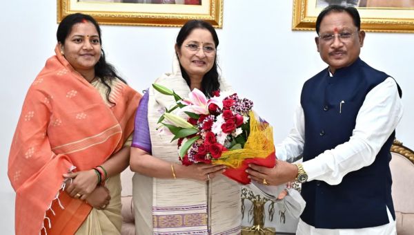 छत्तीसगढ़ : मुख्यमंत्री श्री विष्णु देव साय से केंद्रीय महिला एवं बाल विकास मंत्री श्रीमती अन्नपूर्णा देवी ने की सौजन्य भेंट  