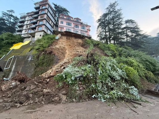 हिमाचल प्रदेशः किन्नौर में बादल फटा, शिमला में भारी भूस्खलन, 552 सड़कें बंद