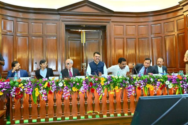 कानून-व्यवस्था के प्रभावी अमल से देश महाशक्ति की ओर बढ़ सकता है : देवेंद्र फडणवीस