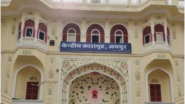 राजस्थान की जयपुर सेंट्रल जेल से दो चोर कैदी फरार, पानी के पाइप से कूदी 27 फीट दीवार