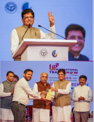 सुरक्षित वातावरण और मज़बूत इंफ्रास्ट्रक्चर ने यूपी को निवेशकों की पहली पसंद बनाया: पीयूष गोयल