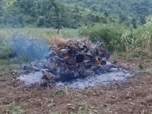 मध्&zwj;य प्रदेश के खंडवा में हुए हादसे में जान गंवाने वाले 11 लोगों का हुआ अंतिम संस्कार