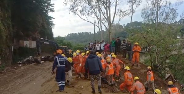 हिमाचल प्रदेश के बिलासपुर बस हादसे में कई परिवारों के बुझ गए चिराग, 16 की मौत, दो बच्चे सुरक्षित बचाए