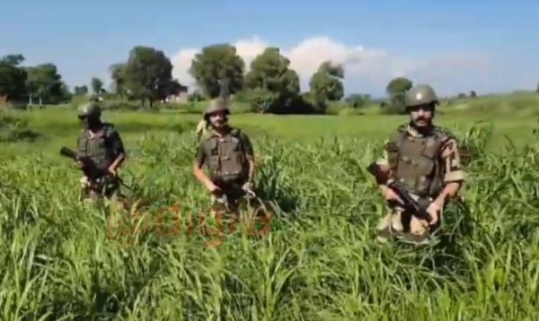 राजौरी जिले के धार सखरी गाँव व उधमपुर जिले में आतंकवाद रोधी अभियान जारी