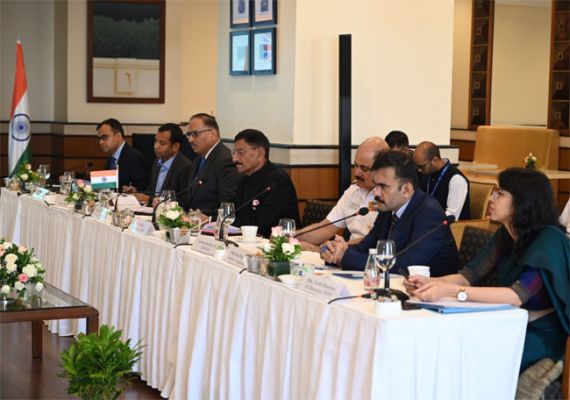 भारत और ब्रिटेन ने रक्षा सहयोग को और घनिष्ठ करने के तरीकों पर की चर्चा