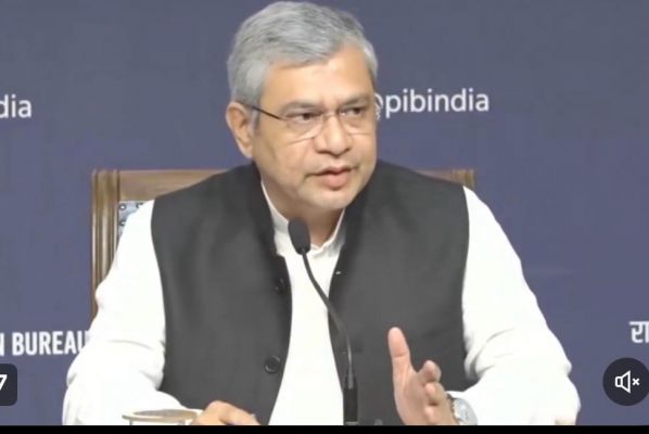 पिछले साल के मुकाबले नवरात्रि पर इलेक्ट्रॉनिक्स सामान की 20-25 फीसदी अधिक बिक्रीः अश्विनी वैष्णव