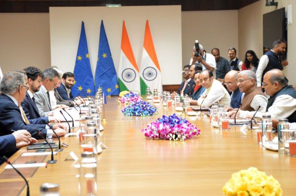 मोंथा से आंध्र प्रदेश में काफी नुकसान, दो की मौत, मुख्यमंत्री ने बचाव व राहत पहुंचाने के दिए निर्देश