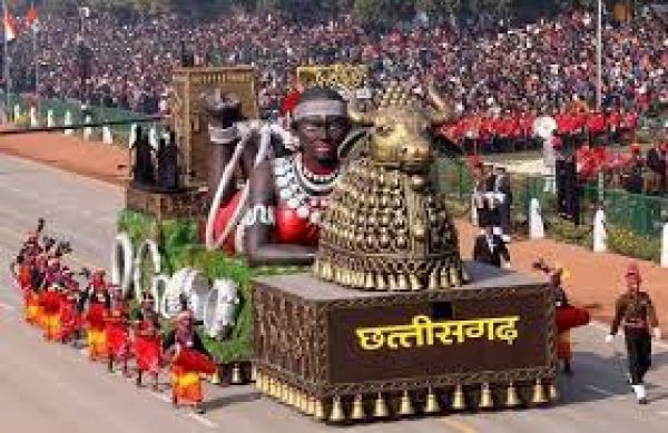  गुजरात की धरती पर बस्तर का सम्मान — एकता परेड में छत्तीसगढ़ की झांकी ने दिखाया विकास का नया मॉडल