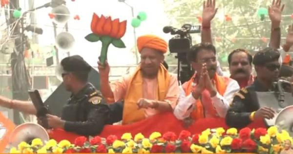 दरभंगा में उमड़ा जनसैलाब: योगी आदित्यनाथ ने किया राजग उम्मीदवारों के पक्ष में रोड-शो, विपक्ष पर जमकर बरसे