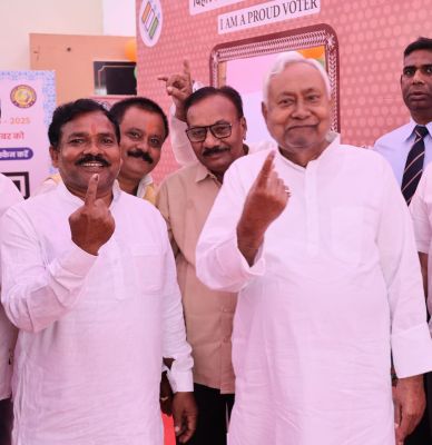 लोकतंत्र हमारा अधिकार ही नहीं ,दायित्व भी है, पहले मतदान फिर जलपान : नीतीश कुमार