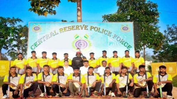 बीजापुर: सीआरपीएफ ने वंदे मातरम के 150 वर्ष व हॉकी के 100 वर्ष हाेने पर हॉकी मैच का किया आयोजन