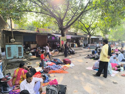  बिहार में चुनाव के मद्देनजर भारत-नेपाल सीमा सील,बंगाल से मोतियाबिंद का ऑपरेशन कराने जाने वालों को हुई परेशानी