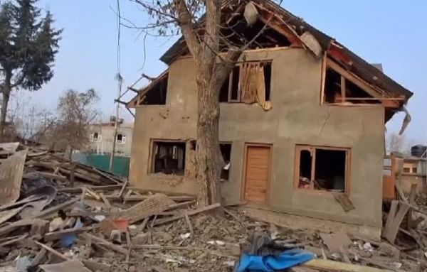 दिल्ली ब्लास्ट के बाद बड़ी कार्रवाई, पुलवामा में आतंकी उमर का घर सुरक्षाबलों ने आईईडी से उड़ाया