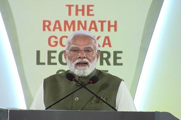  वैश्विक अनिश्चितता के बीच भारत आत्मविश्वास और विकास की राह पर: प्रधानमंत्री मोदी