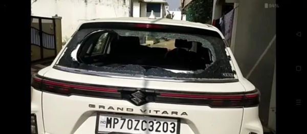 आगरमालवा: अज्ञात बदमाशों ने एक दर्जन कारों के कांच फोड़े