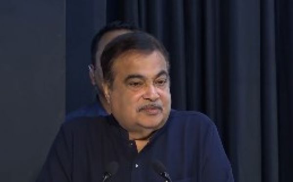 गडकरी ने नीतीश कुमार को मुख्यमंत्री पद की शपथ लेने पर दी बधाई