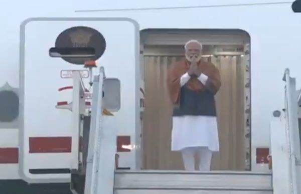  दक्षिण अफ्रीका से लौटे प्रधानमंत्री मोदी ने जी-20 शिखर सम्मेलन की सफलता और एआई पर वैश्विक दृष्टिकोण साझा किया