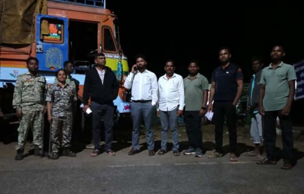 सीमावर्ती तिमेड़ चेक पोस्ट में 556 बोरी अवैध धान किया गया जब्&zwj;त
