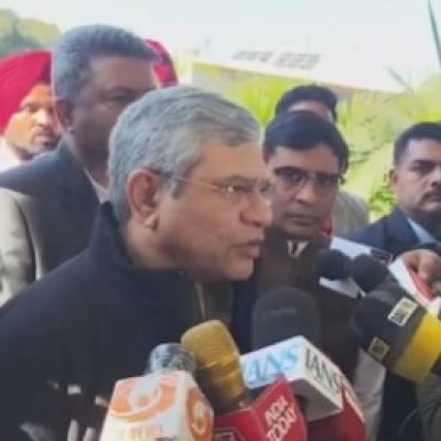  केंद्रीय मंत्री अश्विनी वैष्णव ने एससीएल मोहाली में सेमीकंडक्टर लैब का उद्घाटन किया; भारत की वैश्विक भूमिका पर जताई उम्मीद