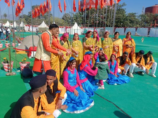 अखिल भारतीय अधिवेशन में विभिन्न प्रांत के विद्यार्थी बोली-भाषा और संस्कृति काे कर रहे आत्मसात