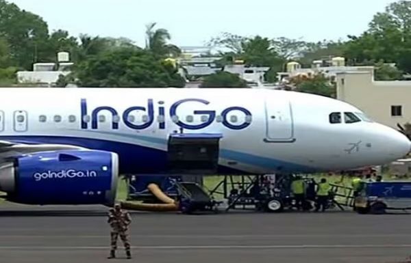  कुवैत से हैदराबाद आ रहे विमान की मुंबई में इमरजेंसी लैंडिंग, सभी यात्री सुरक्षित