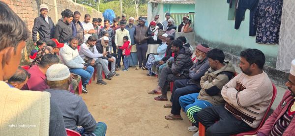 सड़क दुर्घटना में दिवंगत दो भाइयों के परिजनों से मिले विधायक, बढ़ाया ढांढस