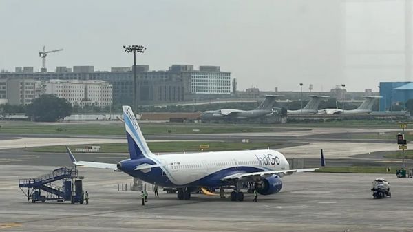 बेंगलुरु हवाई अड्डे से गुरुवार को भी इंडिगो की 73 उड़ानें रद्द