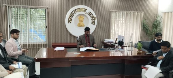 डीएम ने तकनीकी टास्क फोर्स के साथ की बैठक