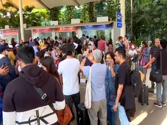 इंडिगो की बड़े पैमाने पर उड़ानें रद्द : हजारों यात्री एयरपोर्ट पर फंसे, सरकार ने दिए सख्त निर्देश