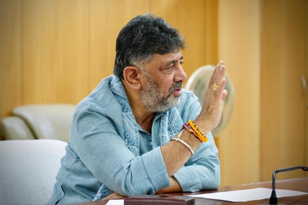  नेशनल हेराल्ड केस: ईडी ने कर्नाटक के उपमुख्यमंत्री डी.के. शिवकुमार को फिर भेजा नोटिस