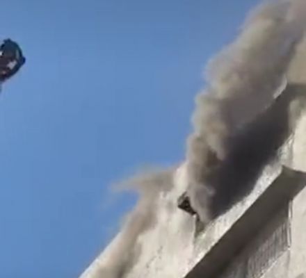 सूरत की राज टेक्सटाइल मार्केट में भीषण आग, मौके पर फायर ब्रिगेड की 22 से अधिक गाड़ियाँ