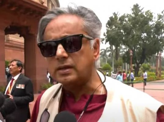  वीर सावरकर अवॉर्ड को लेकर शशि थरूर बोले- यह गैर-जिम्मेदाराना हरकत