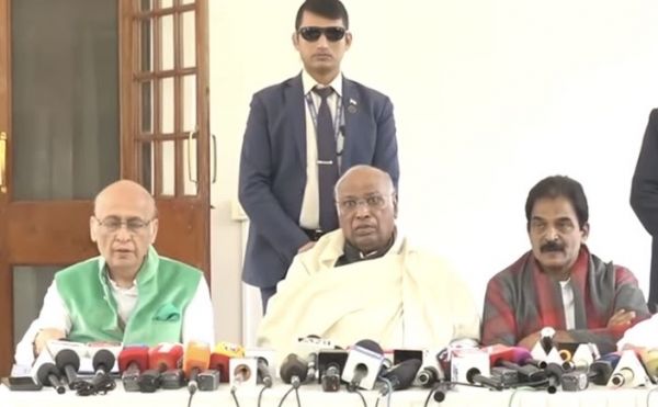  नेशनल हेराल्ड मामले में ईडी की चार्जशीट पर संज्ञान लेने से अदालत के इनकार को खरगे ने सत्य की जीत बताया