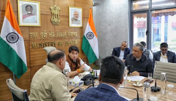  सिंधिया ने त्रिपुरा, मिजोरम के मुख्यमंत्रियों के साथ बैठक