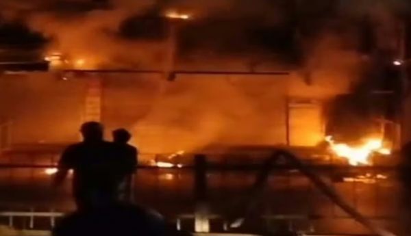 दवा दुकान में लगी आग, लाखों का नुकसान