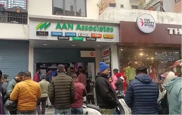 सिलीगुड़ी में मोबाइल दुकान में चोरी, पुलिस जांच में जुटी