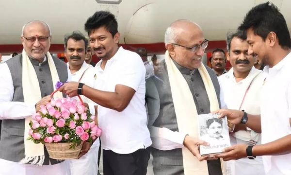  उपराष्ट्रपति दाे दिन की यात्रा पर पहुंचे चेन्नई