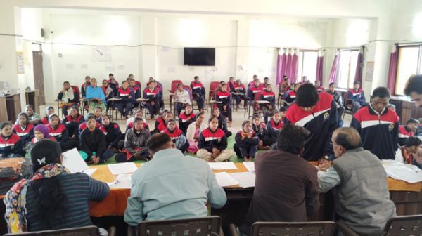 नारायणपुर : आत्मसमर्पित नक्&zwj;सल&zwj;ियों का मतदाता सूची में नाम जोड़ने विशेष मतदाता पंजीयन अभियान का आयोजन