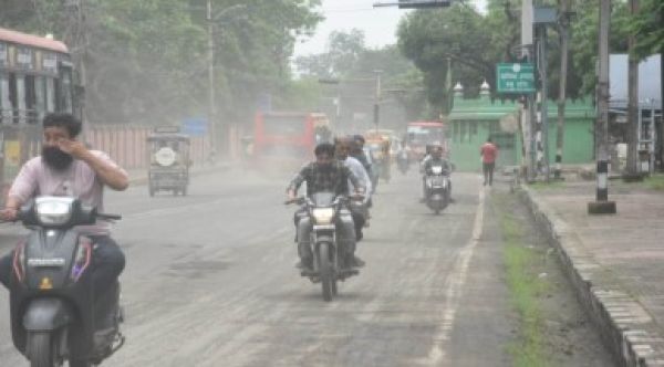 सीएक्यूएम ने नोएडा में 142 सड़क खंडों में धूल का किया निरीक्षण, अधिकांश सड़कों पर कम या न के बराबर मिले धूल के कण
