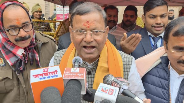 भाजपा प्रदेश अध्यक्ष पंकज चौधरी ने काशी विश्वनाथ में किया दर्शन-पूजन