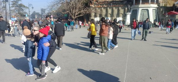 हिमाचल प्रदेश में शीतलहर का प्रकोप, कई जिलों में माइनस तापमान